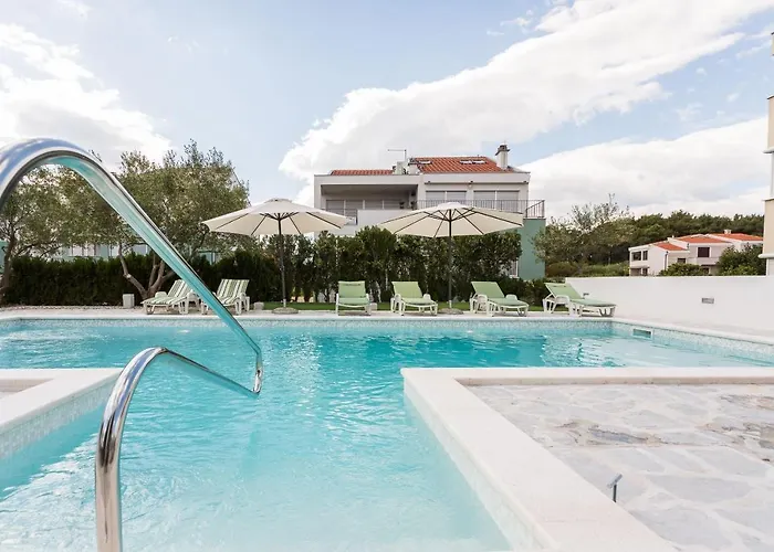 With A Swimming Pool - 5943 * 자다르