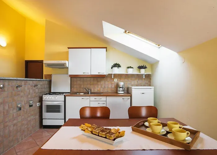 With A Swimming Pool - 5943 זאדאר